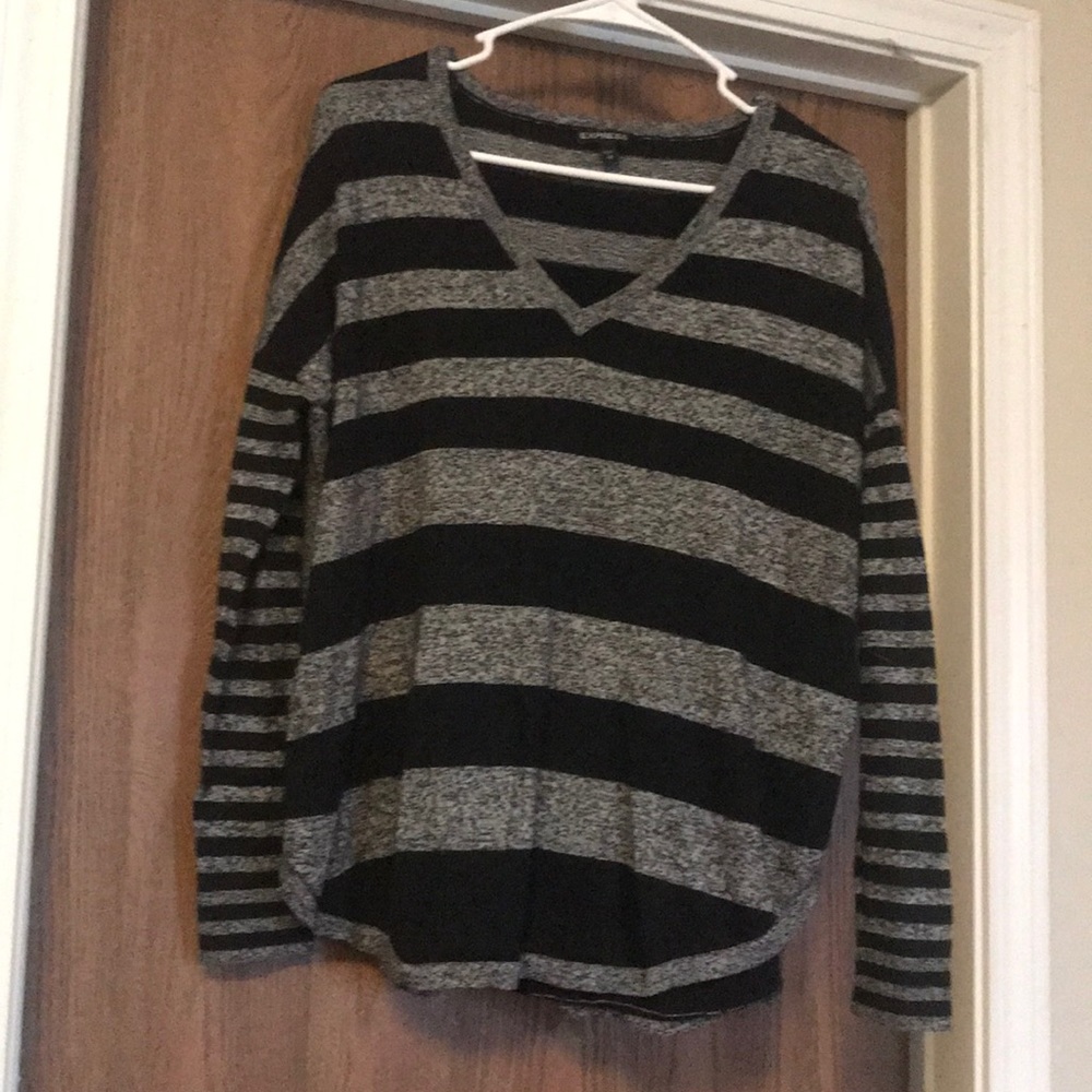 Express V Neck sweater Size Small